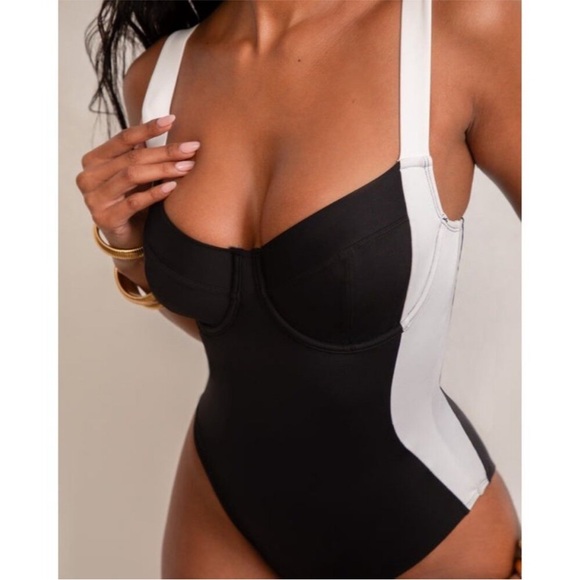 TA3 Lifty Contour Black And White One Piece Reg/Long Shapewear Swimsuit XS D/DD - Picture 6 of 14